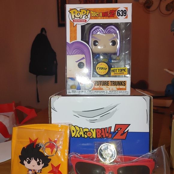 Capsule Corp Future Trunks - Picture 3 of 16